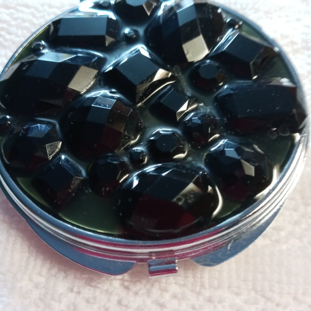 Danielle Creations compact mirror